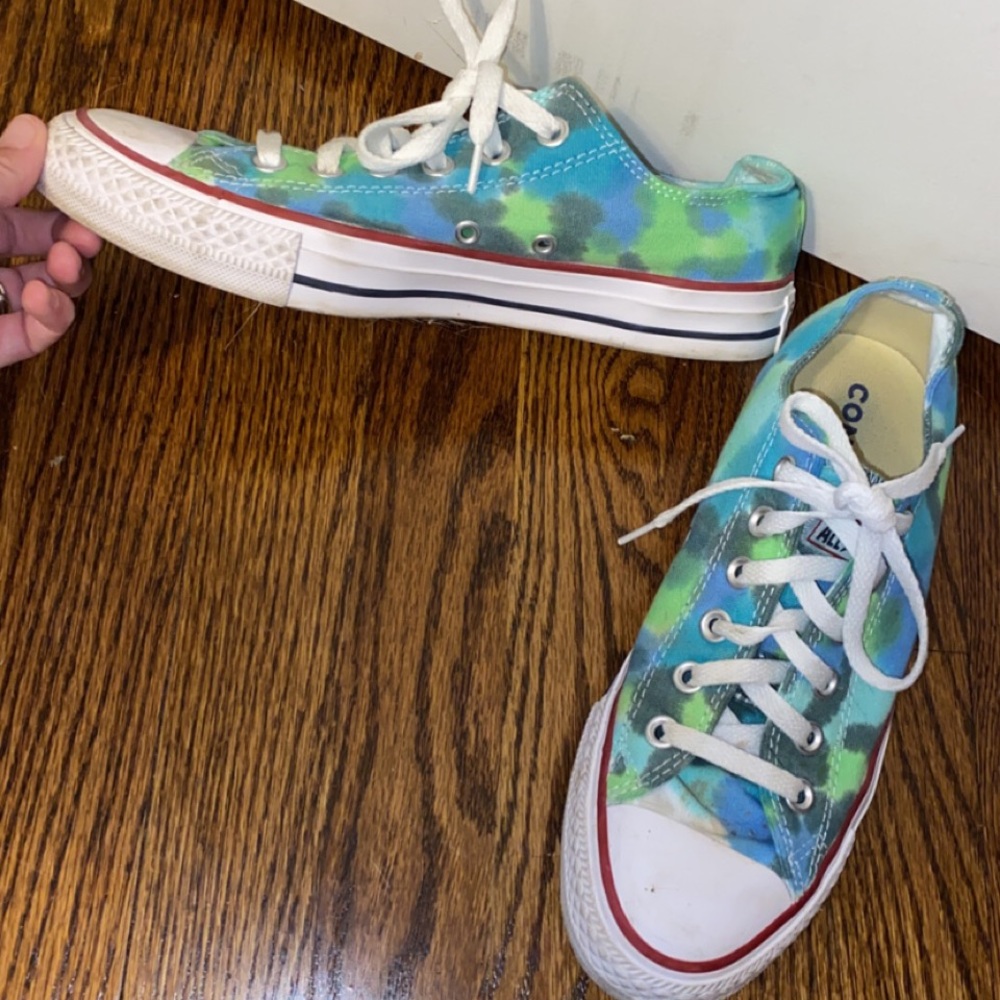 Tye dye converse
